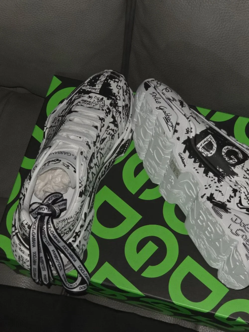 D&G Graffiti Daymaster - Picture 4 of 4